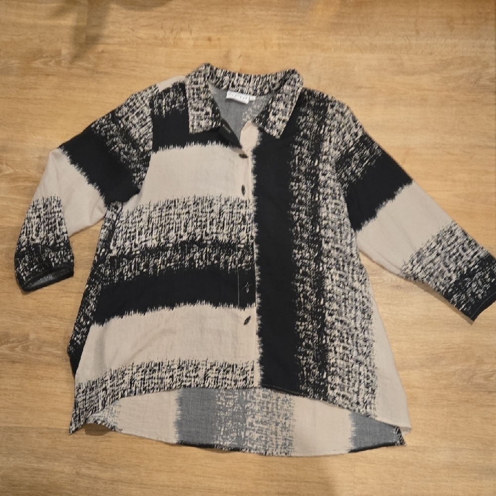 Habitat Button Down Abstract Oversized Top Sz L